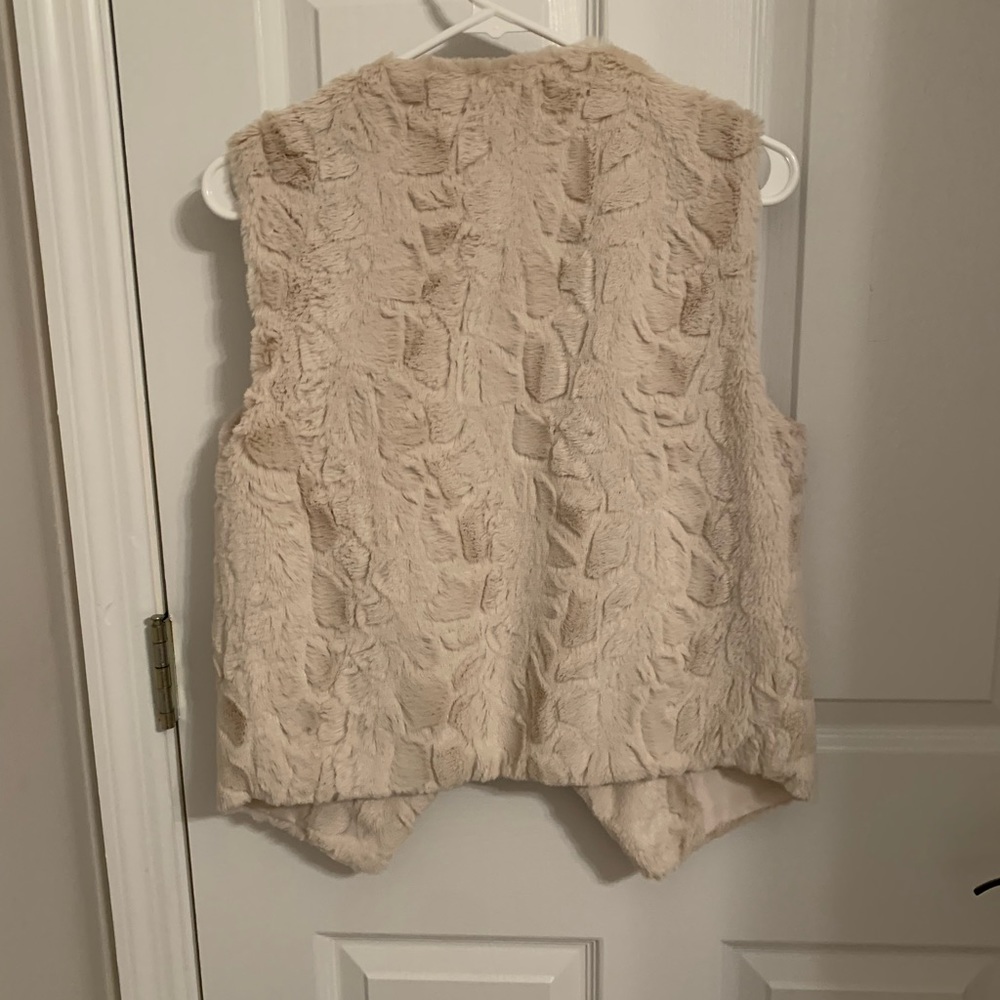Fur vest - Picture 2 of 3
